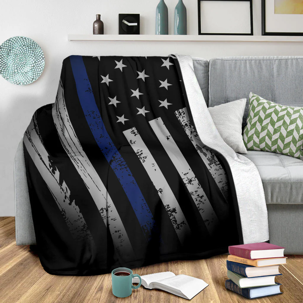 Distressed American Flag Blanket - Image 3