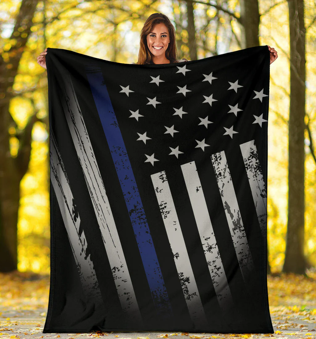 Distressed American Flag Blanket - Image 5