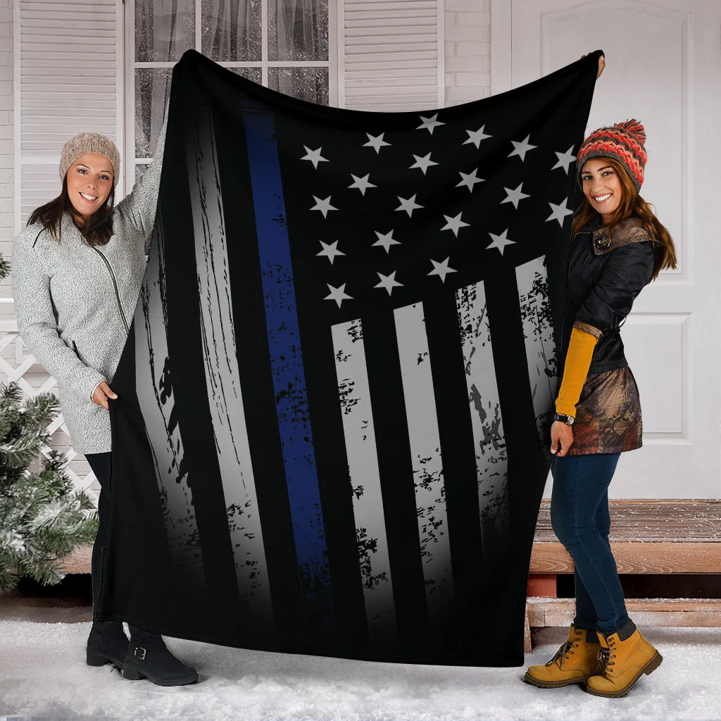 Distressed American Flag Blanket - Image 6