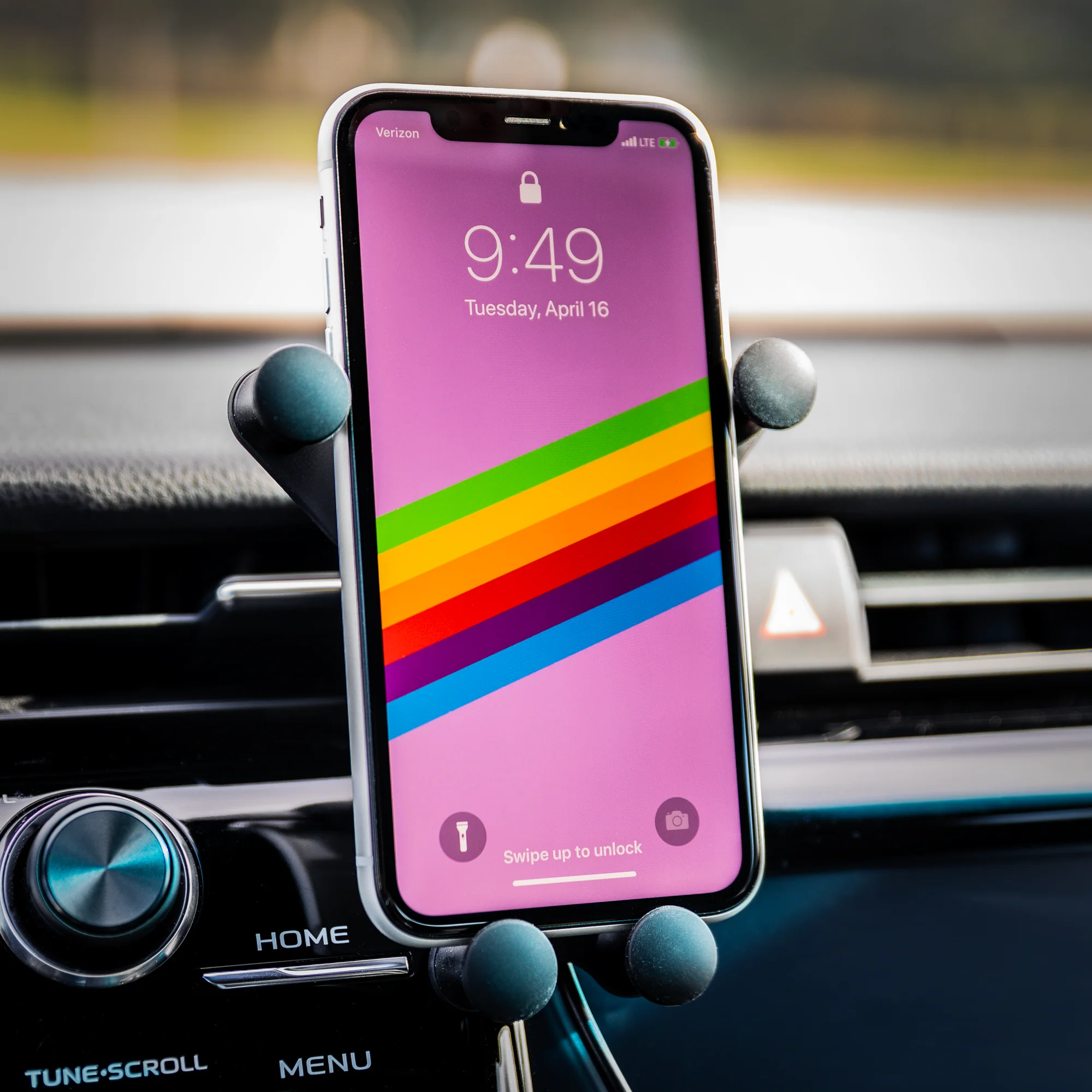 Thin Blue Line Spartan Gravitis - Wireless Car Charger - Image 4